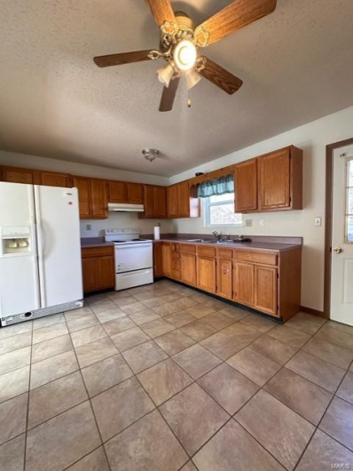 579 Kimberly Court, Farmington, Missouri 63640, 3 Bedrooms Bedrooms, 5 Rooms Rooms,1 BathroomBathrooms,Residential,For Sale,Kimberly,MAR24064529
