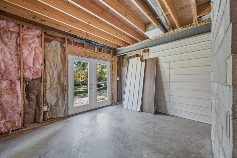Walk-out basement exterior door