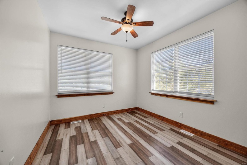 3rd bedroom with ceiling fan 