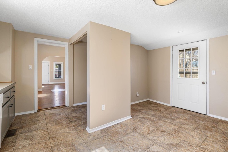 32 Summit Street, Bonne Terre, Missouri 63628, 2 Bedrooms Bedrooms, 6 Rooms Rooms,1 BathroomBathrooms,Residential,For Sale,Summit,MAR24066152