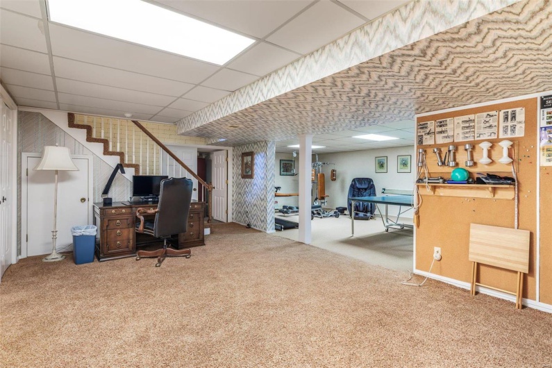 556 Oak Terrace Drive, Farmington, Missouri 63640, 4 Bedrooms Bedrooms, 17 Rooms Rooms,3 BathroomsBathrooms,Residential,For Sale,Oak Terrace,MAR24066145