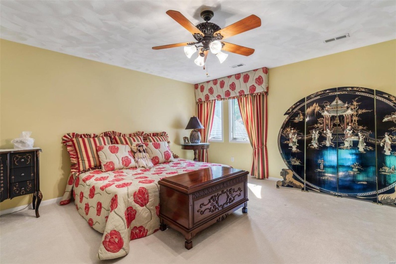 556 Oak Terrace Drive, Farmington, Missouri 63640, 4 Bedrooms Bedrooms, 17 Rooms Rooms,3 BathroomsBathrooms,Residential,For Sale,Oak Terrace,MAR24066145