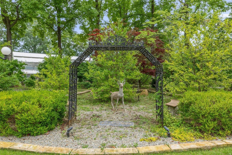556 Oak Terrace Drive, Farmington, Missouri 63640, 4 Bedrooms Bedrooms, 17 Rooms Rooms,3 BathroomsBathrooms,Residential,For Sale,Oak Terrace,MAR24066145