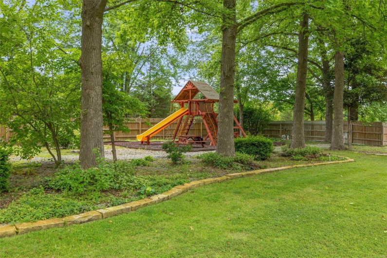 556 Oak Terrace Drive, Farmington, Missouri 63640, 4 Bedrooms Bedrooms, 17 Rooms Rooms,3 BathroomsBathrooms,Residential,For Sale,Oak Terrace,MAR24066145