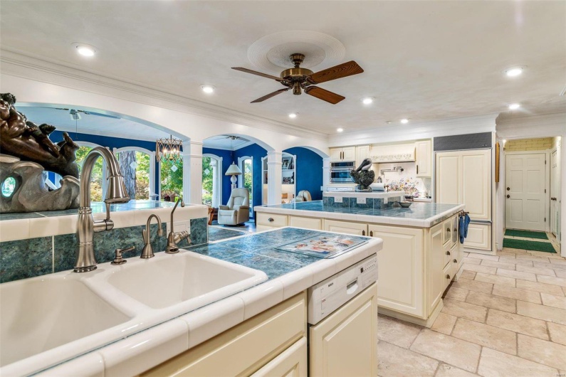 556 Oak Terrace Drive, Farmington, Missouri 63640, 4 Bedrooms Bedrooms, 17 Rooms Rooms,3 BathroomsBathrooms,Residential,For Sale,Oak Terrace,MAR24066145
