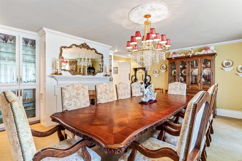 556 Oak Terrace Drive, Farmington, Missouri 63640, 4 Bedrooms Bedrooms, 17 Rooms Rooms,3 BathroomsBathrooms,Residential,For Sale,Oak Terrace,MAR24066145