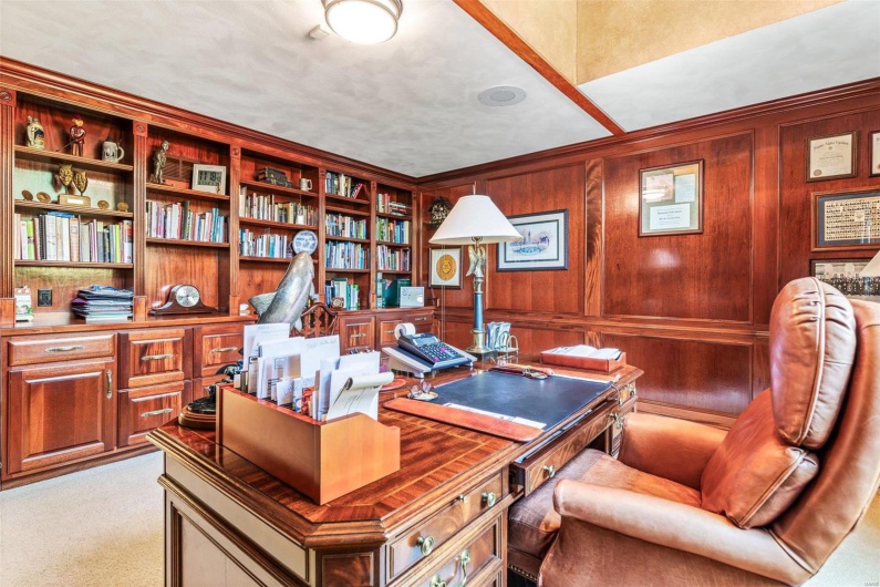 556 Oak Terrace Drive, Farmington, Missouri 63640, 4 Bedrooms Bedrooms, 17 Rooms Rooms,3 BathroomsBathrooms,Residential,For Sale,Oak Terrace,MAR24066145
