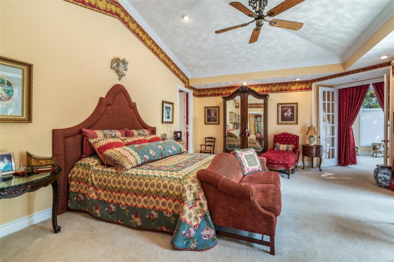 556 Oak Terrace Drive, Farmington, Missouri 63640, 4 Bedrooms Bedrooms, 17 Rooms Rooms,3 BathroomsBathrooms,Residential,For Sale,Oak Terrace,MAR24066145