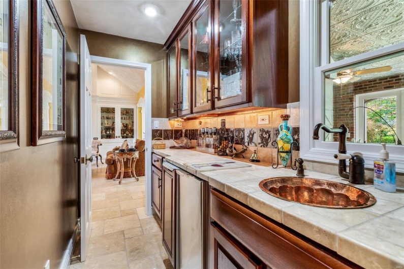 556 Oak Terrace Drive, Farmington, Missouri 63640, 4 Bedrooms Bedrooms, 17 Rooms Rooms,3 BathroomsBathrooms,Residential,For Sale,Oak Terrace,MAR24066145