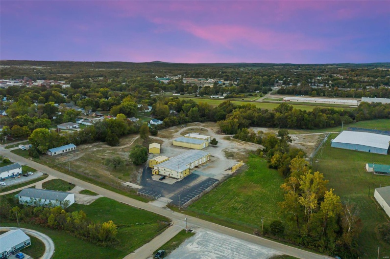 800 Newberry Street, Fredericktown, Missouri 63645, ,Commercial Sale,For Sale,Newberry,MAR24064910
