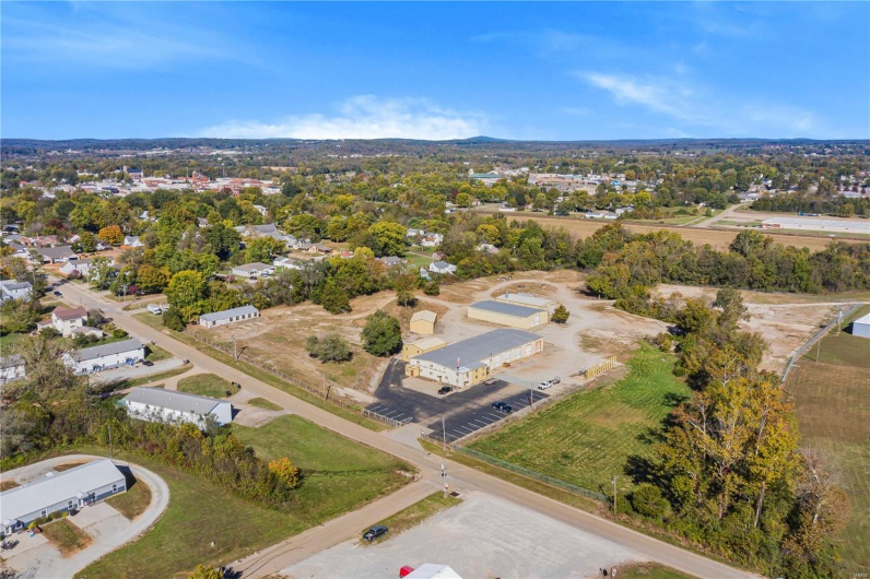 800 Newberry Street, Fredericktown, Missouri 63645, ,Commercial Sale,For Sale,Newberry,MAR24064910