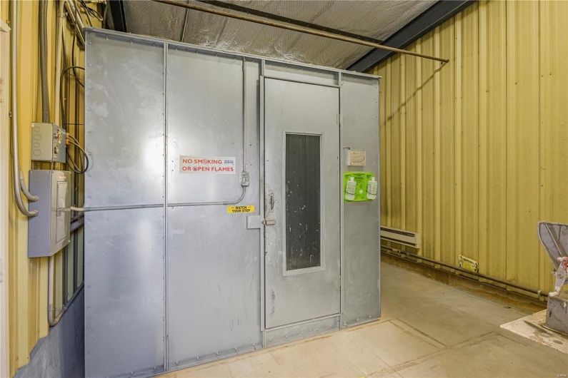 Paint shop-mixing room
