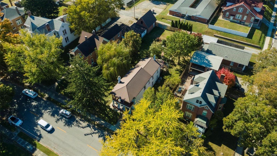 Birds eye view of property