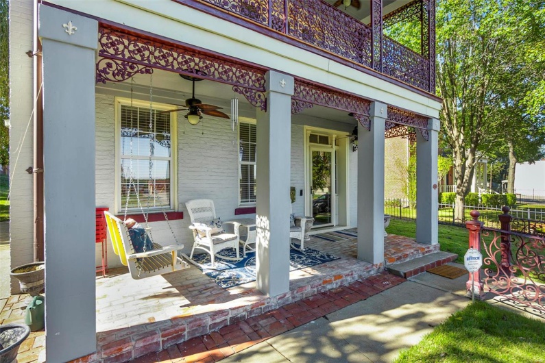View of patio / terrace with ceiling fan