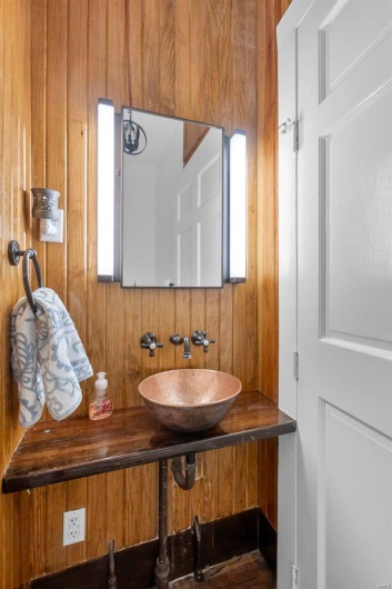 Bathroom with sink