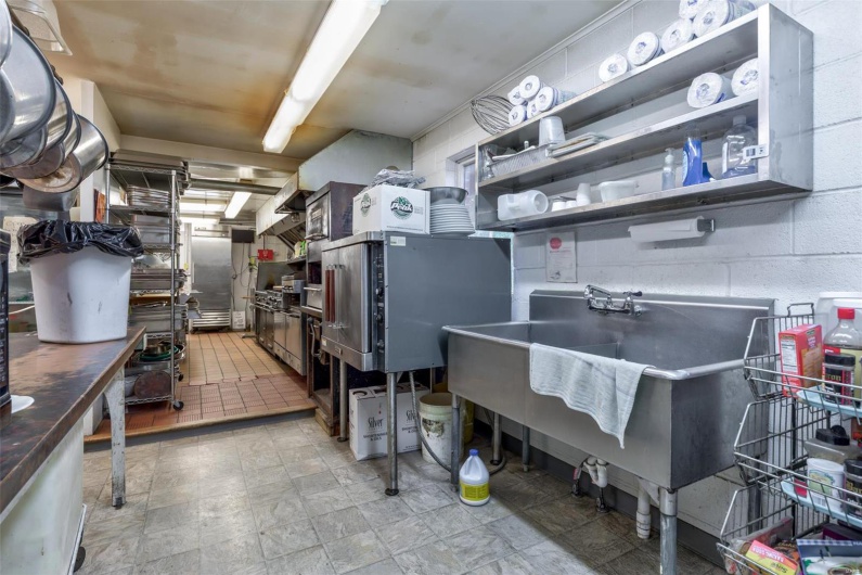 950 Ste. Genevieve Drive, Ste Genevieve, Missouri 63670, ,Commercial Sale,For Sale,Ste. Genevieve,MAR24067649