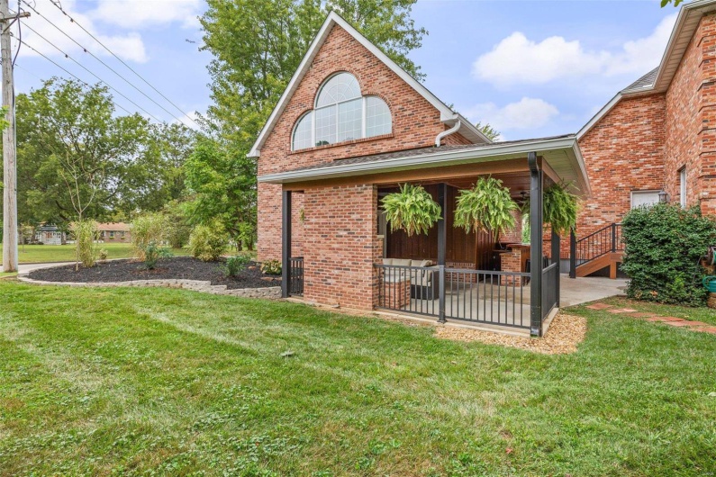 420 Wellington Place, Farmington, Missouri 63640, 5 Bedrooms Bedrooms, 11 Rooms Rooms,3 BathroomsBathrooms,Residential,For Sale,Wellington Place,MAR24067652