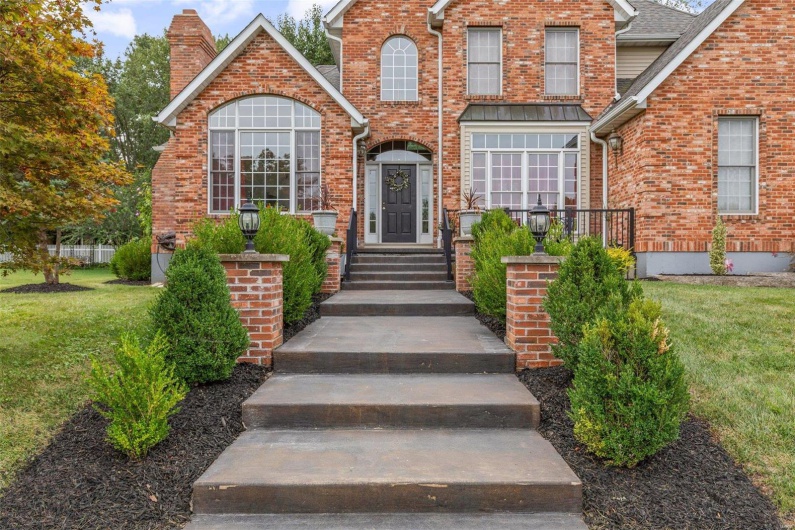 420 Wellington Place, Farmington, Missouri 63640, 5 Bedrooms Bedrooms, 11 Rooms Rooms,3 BathroomsBathrooms,Residential,For Sale,Wellington Place,MAR24067652
