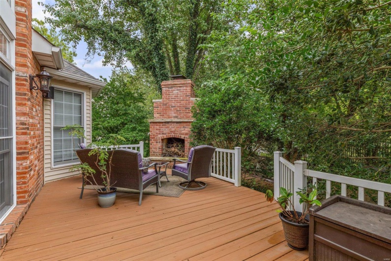 420 Wellington Place, Farmington, Missouri 63640, 5 Bedrooms Bedrooms, 11 Rooms Rooms,3 BathroomsBathrooms,Residential,For Sale,Wellington Place,MAR24067652