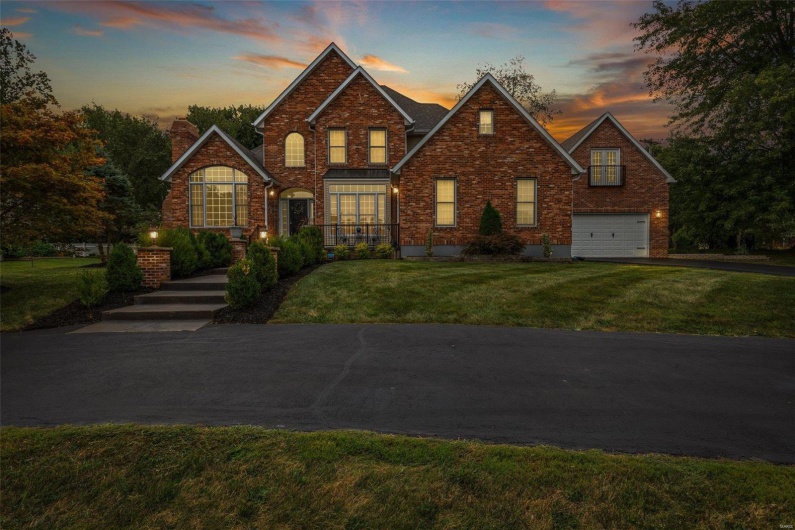 420 Wellington Place, Farmington, Missouri 63640, 5 Bedrooms Bedrooms, 11 Rooms Rooms,3 BathroomsBathrooms,Residential,For Sale,Wellington Place,MAR24067652