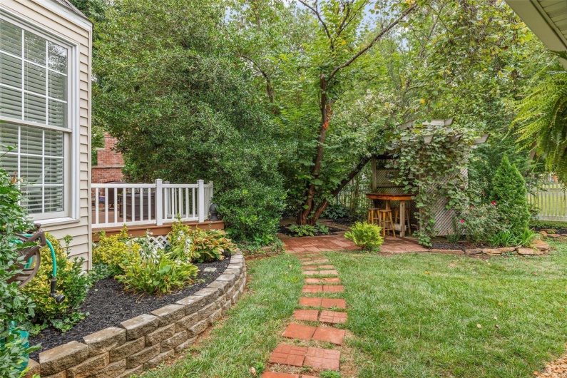 420 Wellington Place, Farmington, Missouri 63640, 5 Bedrooms Bedrooms, 11 Rooms Rooms,3 BathroomsBathrooms,Residential,For Sale,Wellington Place,MAR24067652