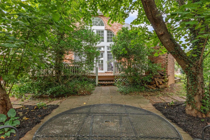 420 Wellington Place, Farmington, Missouri 63640, 5 Bedrooms Bedrooms, 11 Rooms Rooms,3 BathroomsBathrooms,Residential,For Sale,Wellington Place,MAR24067652