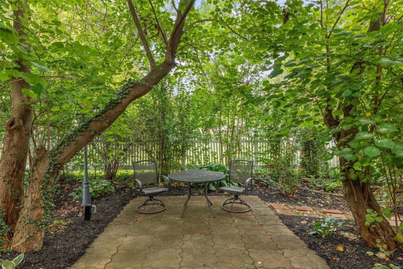 420 Wellington Place, Farmington, Missouri 63640, 5 Bedrooms Bedrooms, 11 Rooms Rooms,3 BathroomsBathrooms,Residential,For Sale,Wellington Place,MAR24067652