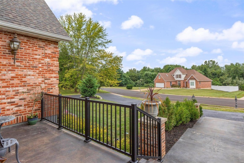 420 Wellington Place, Farmington, Missouri 63640, 5 Bedrooms Bedrooms, 11 Rooms Rooms,3 BathroomsBathrooms,Residential,For Sale,Wellington Place,MAR24067652