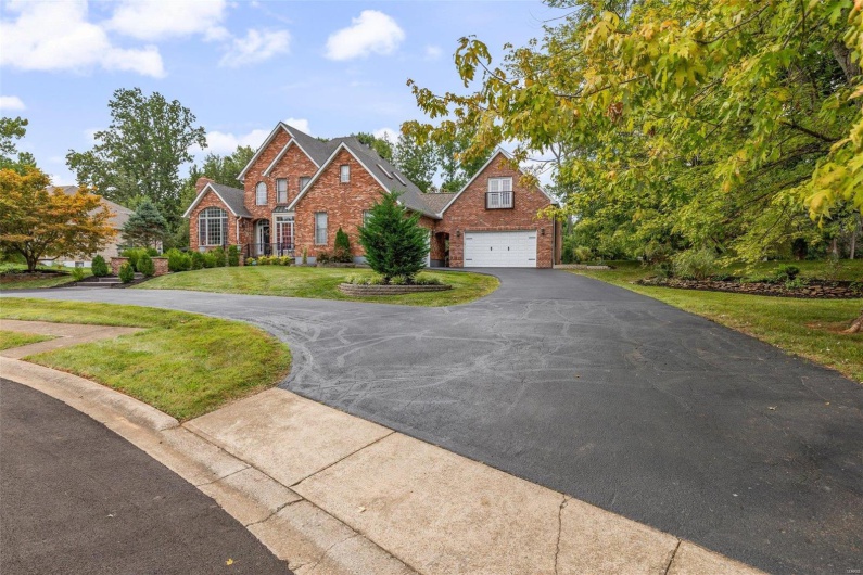 420 Wellington Place, Farmington, Missouri 63640, 5 Bedrooms Bedrooms, 11 Rooms Rooms,3 BathroomsBathrooms,Residential,For Sale,Wellington Place,MAR24067652