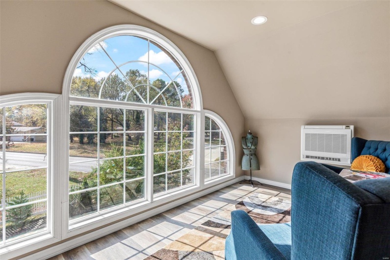 420 Wellington Place, Farmington, Missouri 63640, 5 Bedrooms Bedrooms, 11 Rooms Rooms,3 BathroomsBathrooms,Residential,For Sale,Wellington Place,MAR24067652