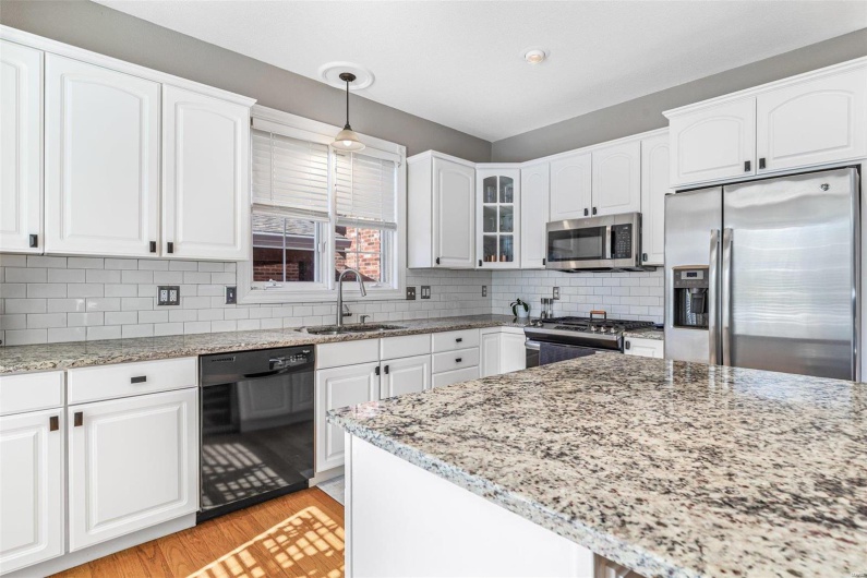 420 Wellington Place, Farmington, Missouri 63640, 5 Bedrooms Bedrooms, 11 Rooms Rooms,3 BathroomsBathrooms,Residential,For Sale,Wellington Place,MAR24067652