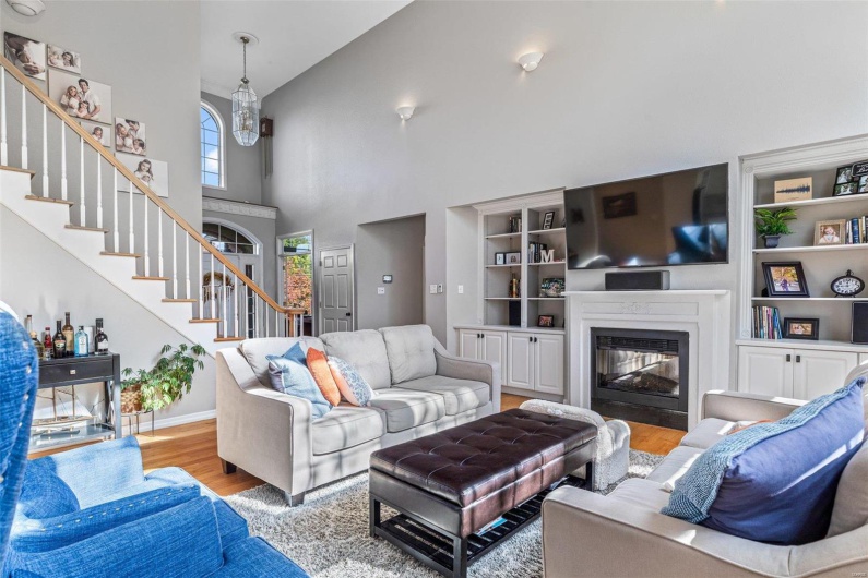 420 Wellington Place, Farmington, Missouri 63640, 5 Bedrooms Bedrooms, 11 Rooms Rooms,3 BathroomsBathrooms,Residential,For Sale,Wellington Place,MAR24067652
