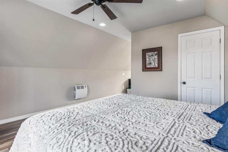 420 Wellington Place, Farmington, Missouri 63640, 5 Bedrooms Bedrooms, 11 Rooms Rooms,3 BathroomsBathrooms,Residential,For Sale,Wellington Place,MAR24067652