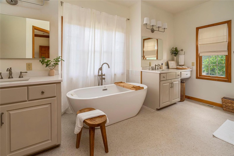 5345 State Route 127, Cobden, Illinois 62920, 11 Bedrooms Bedrooms, 6 Rooms Rooms,4 BathroomsBathrooms,Residential,For Sale,State Route 127,MAR24067749