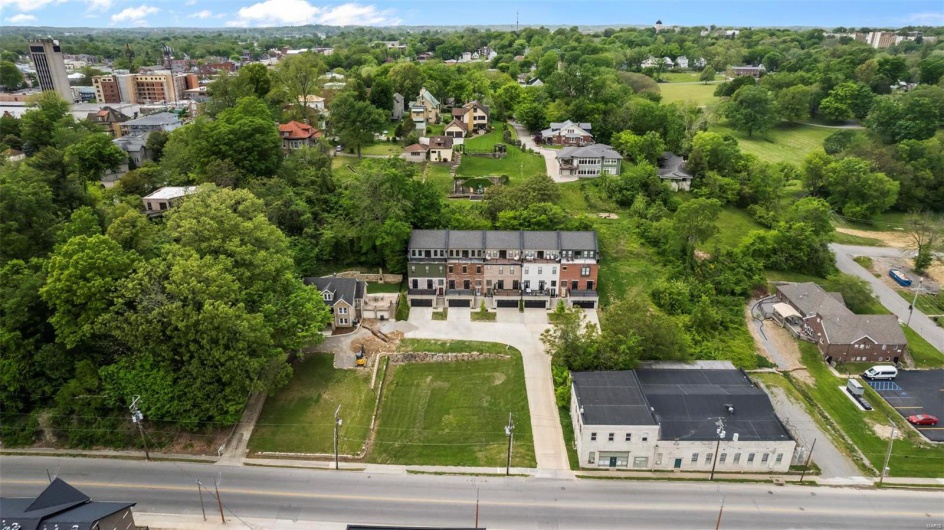 Birds eye view of property