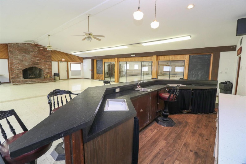 1424 Rue Riviera, Bonne Terre, Missouri 63628, ,Commercial Sale,For Sale,Rue Riviera,MAR24055974