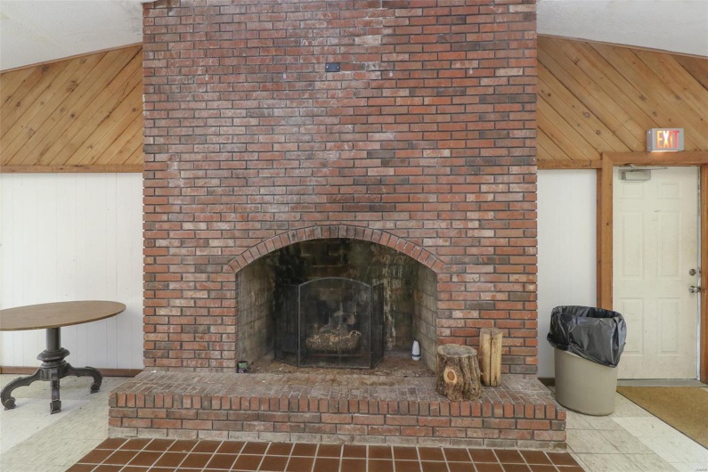 1424 Rue Riviera, Bonne Terre, Missouri 63628, ,Commercial Sale,For Sale,Rue Riviera,MAR24055974