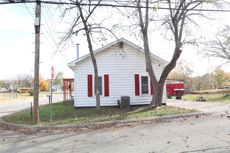 View of side of home