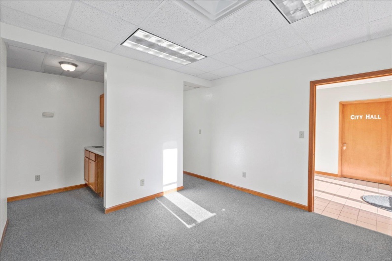 LL Suite 102