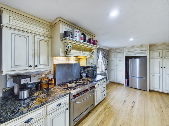 1980 County Road 243, Qulin, Missouri 63961, 4 Bedrooms Bedrooms, 11 Rooms Rooms,3 BathroomsBathrooms,Residential,For Sale,County Road 243,MAR24069537