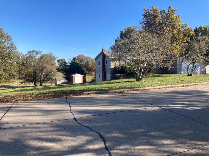 606 Goodson Drive, Jackson, Missouri 63755, 3 Bedrooms Bedrooms, 8 Rooms Rooms,2 BathroomsBathrooms,Residential,For Sale,Goodson,MAR24069575