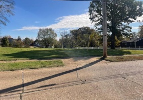 122 11th Street, Poplar Bluff, Missouri 63901, ,Land,For Sale,11th,MAR24069643