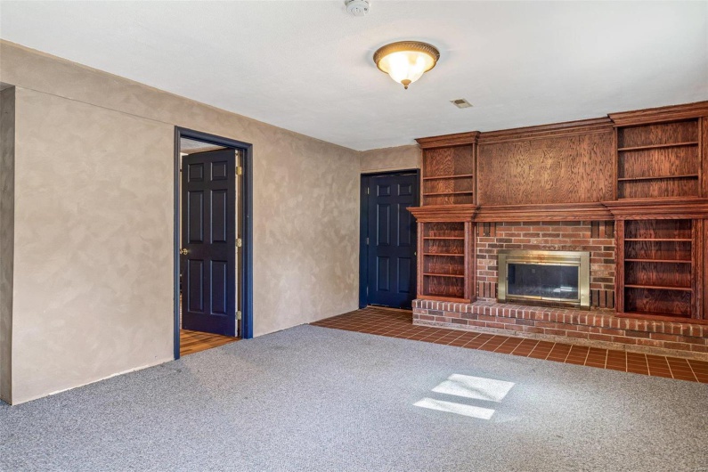 521 Lindsey Lane, Farmington, Missouri 63640, 5 Bedrooms Bedrooms, 17 Rooms Rooms,4 BathroomsBathrooms,Residential,For Sale,Lindsey,MAR24066374