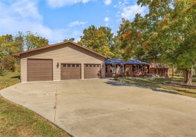 521 Lindsey Lane, Farmington, Missouri 63640, 5 Bedrooms Bedrooms, 17 Rooms Rooms,4 BathroomsBathrooms,Residential,For Sale,Lindsey,MAR24066374
