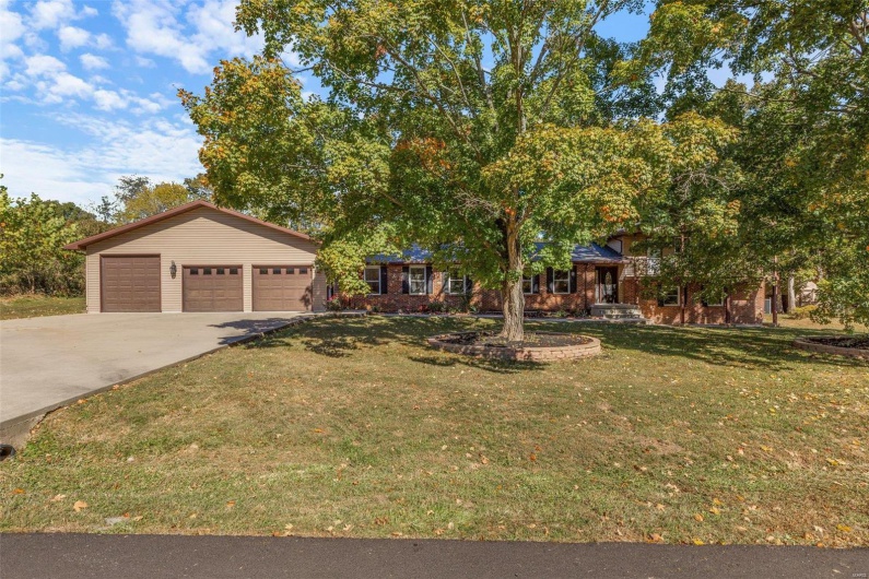 521 Lindsey Lane, Farmington, Missouri 63640, 5 Bedrooms Bedrooms, 17 Rooms Rooms,4 BathroomsBathrooms,Residential,For Sale,Lindsey,MAR24066374