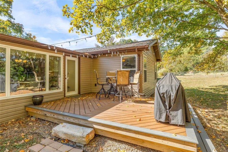 521 Lindsey Lane, Farmington, Missouri 63640, 5 Bedrooms Bedrooms, 17 Rooms Rooms,4 BathroomsBathrooms,Residential,For Sale,Lindsey,MAR24066374