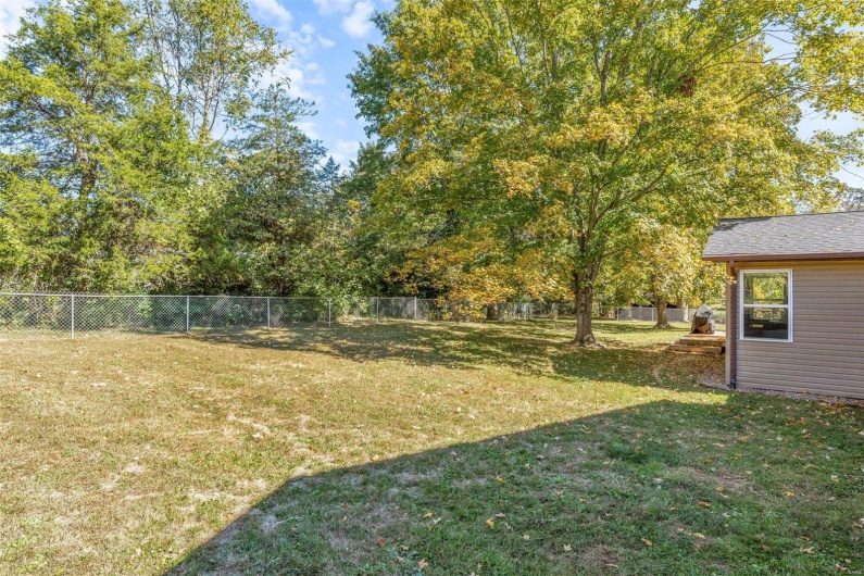 521 Lindsey Lane, Farmington, Missouri 63640, 5 Bedrooms Bedrooms, 17 Rooms Rooms,4 BathroomsBathrooms,Residential,For Sale,Lindsey,MAR24066374