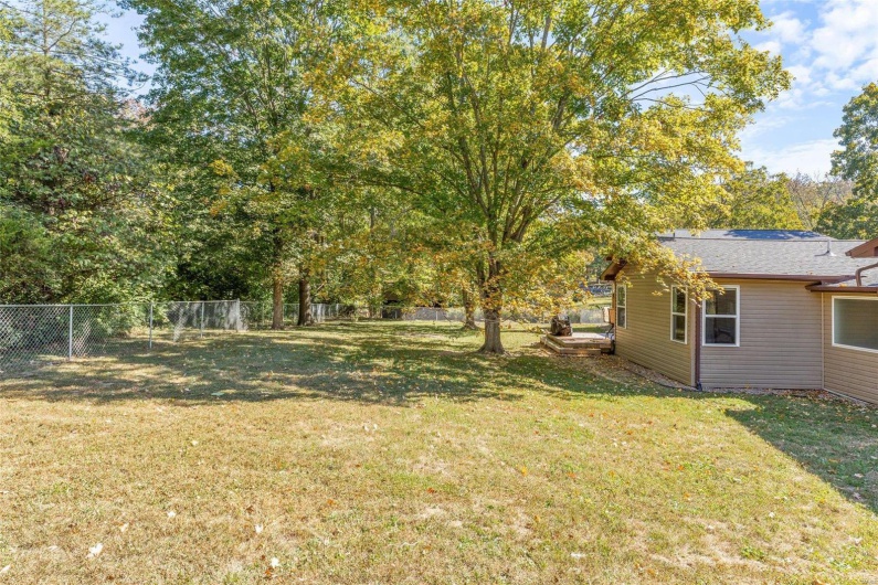 521 Lindsey Lane, Farmington, Missouri 63640, 5 Bedrooms Bedrooms, 17 Rooms Rooms,4 BathroomsBathrooms,Residential,For Sale,Lindsey,MAR24066374
