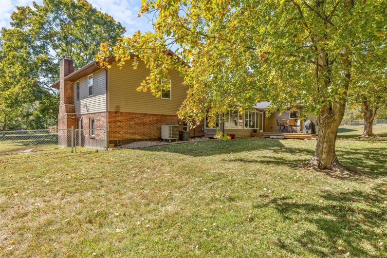 521 Lindsey Lane, Farmington, Missouri 63640, 5 Bedrooms Bedrooms, 17 Rooms Rooms,4 BathroomsBathrooms,Residential,For Sale,Lindsey,MAR24066374