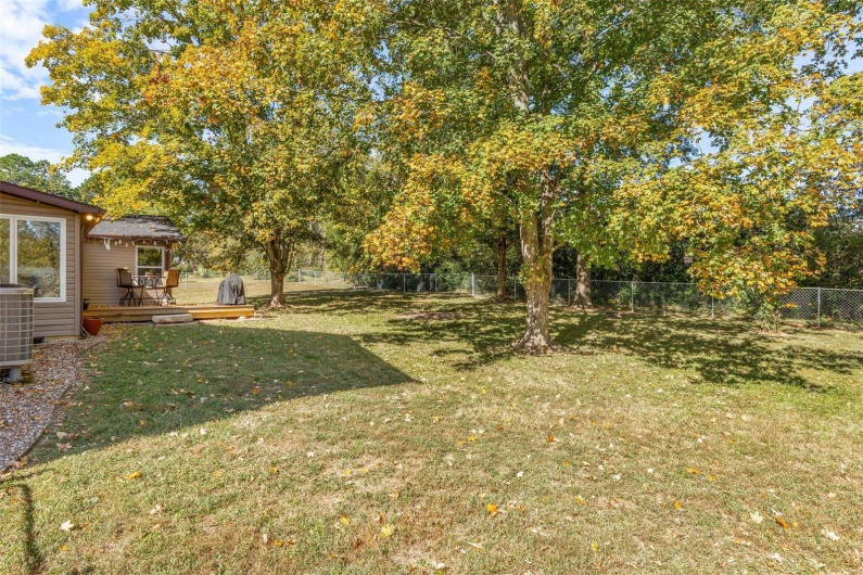 521 Lindsey Lane, Farmington, Missouri 63640, 5 Bedrooms Bedrooms, 17 Rooms Rooms,4 BathroomsBathrooms,Residential,For Sale,Lindsey,MAR24066374